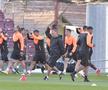 CFR CLUJ - LAZIO // GALERIE FOTO + VIDEO Dan Petrescu și Simone Inzaghi au abordat total diferit ziua dinaintea meciului » Imaginea surprisă de fotoreporterul GSP în Gruia