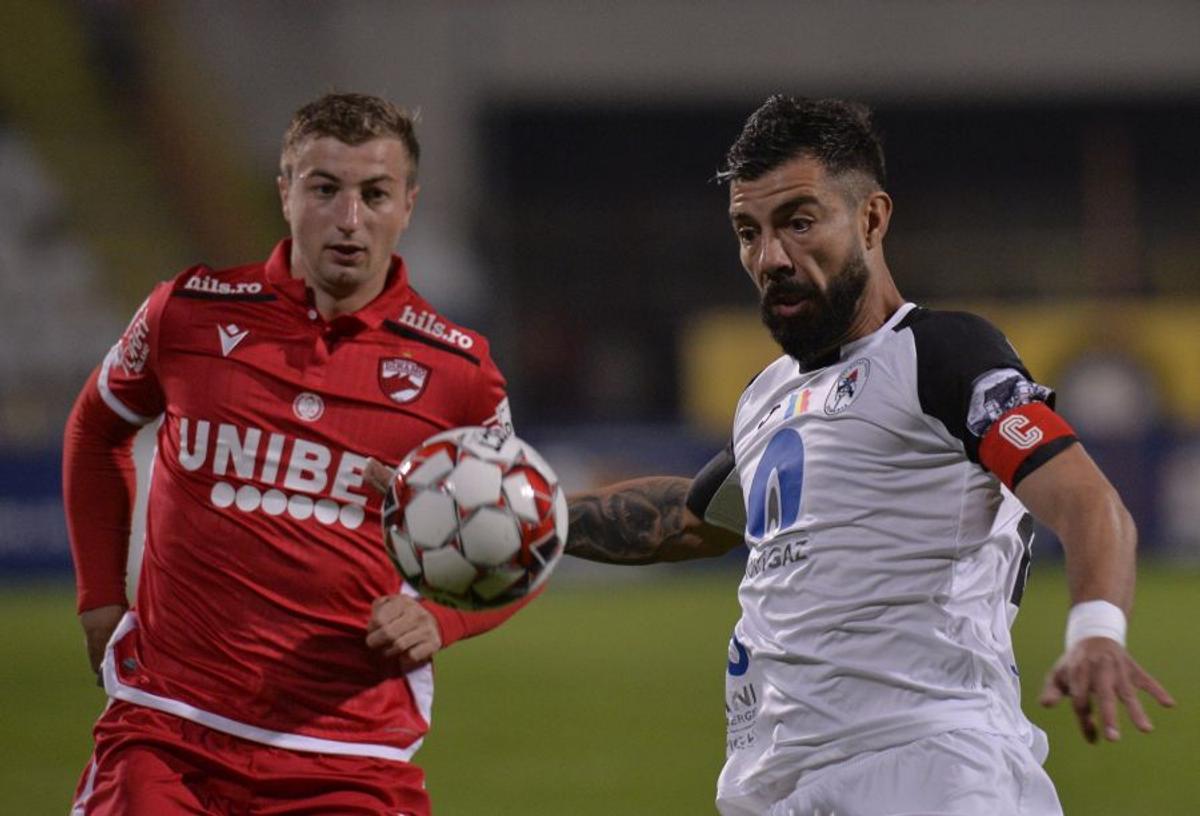 DINAMO - GAZ METAN 2-0 //  Dinamo trece de Gaz Metan! FOTO + VIDEO Echipa lui Uhrin urcă în elită: două goluri și „câinii” sunt pe loc de play-off