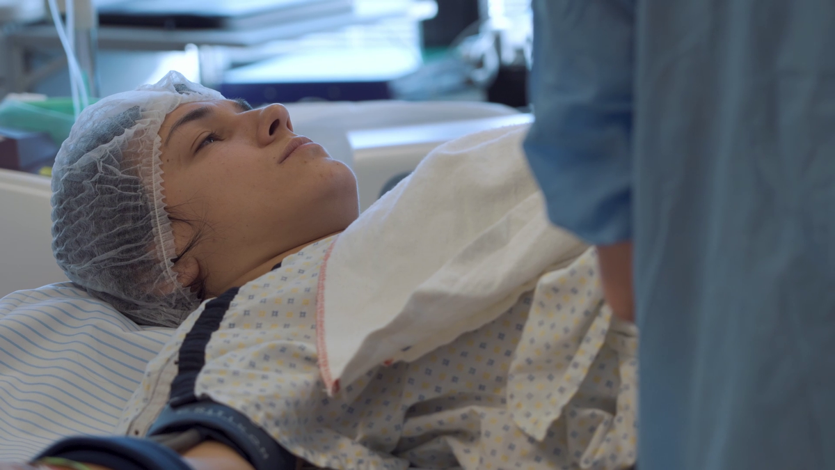 VIDEO // Cristina Neagu și-a lansat documentarul despre viața ei cu imagini cutremurătoare din sala de operație din Belgia: "Un 8 de neoprit!"