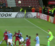CFR CLUJ - LAZIO 2-1 // FOTO Noroc că nu e VAR! „Vulpoiul” Djokovic l-a păcălit pe arbitru și a obținut un penalty-ul din care Deac a egalat