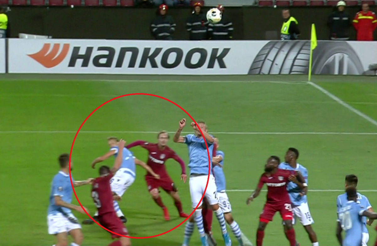 CFR CLUJ - LAZIO // FOTO Noroc că nu e VAR! „Vulpoiul” Djokovic a scos un penalty inexistent și campioana României a egalat