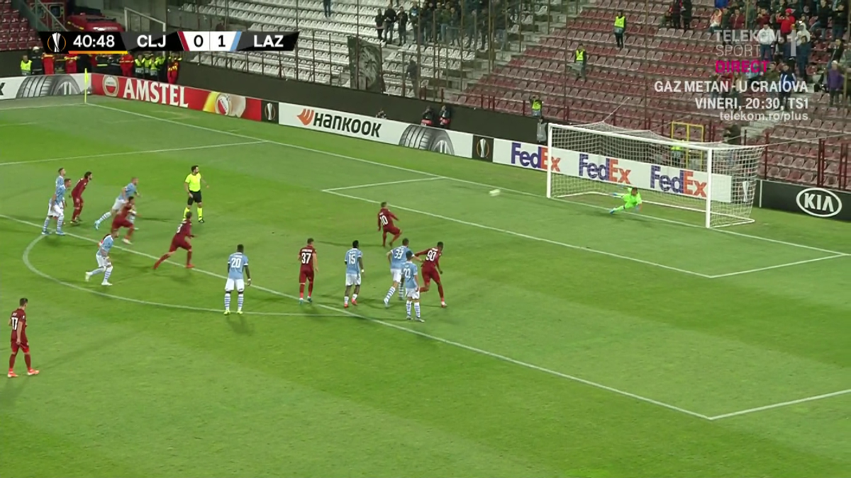 CFR CLUJ - LAZIO 2-1 // FOTO Noroc că nu e VAR! „Vulpoiul” Djokovic l-a păcălit pe arbitru și a obținut un penalty-ul din care Deac a egalat