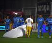 CFR CLUJ - CRAIOVA 2-0 // FOTO Gest superb al oltenilor în memoria lui Ilie Balaci: cum au ieșit pe teren jucătorii lui Victor Pițurcă
