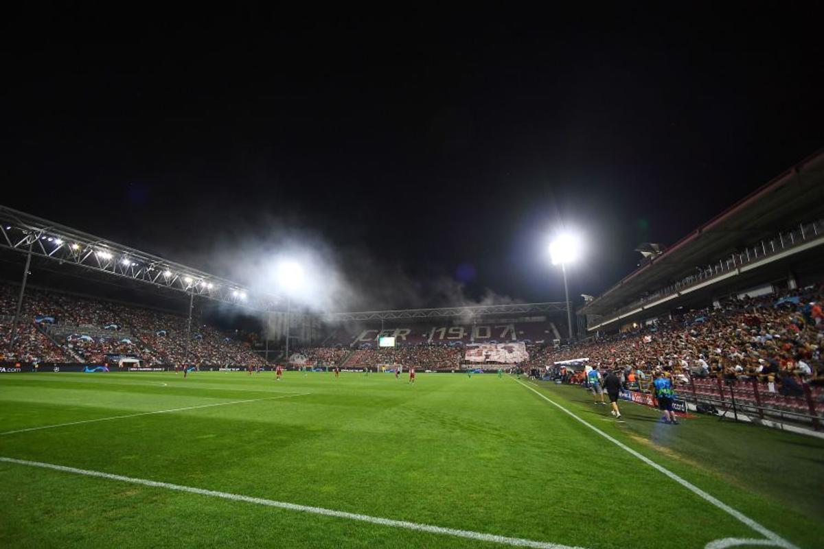 CFR CLUJ - SLAVIA PRAGA 0-1 // GALERIE FOTO Ardealul fain » Români din toată țara, unguri și cehi au luat cu asalt arena din Gruia