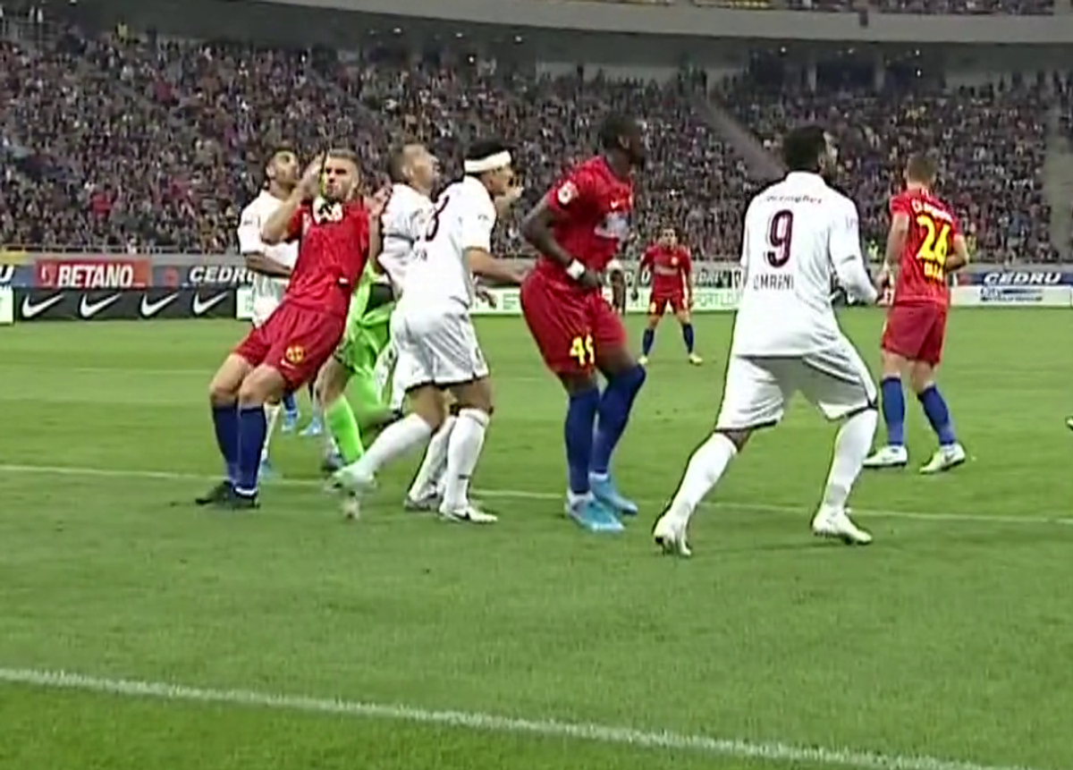 FCSB - CFR CLUJ // FOTO UPDATE Porumboiu a clarificat faza din prima repriză: „Dacă era VAR, sigur se dădea 11 metri!”