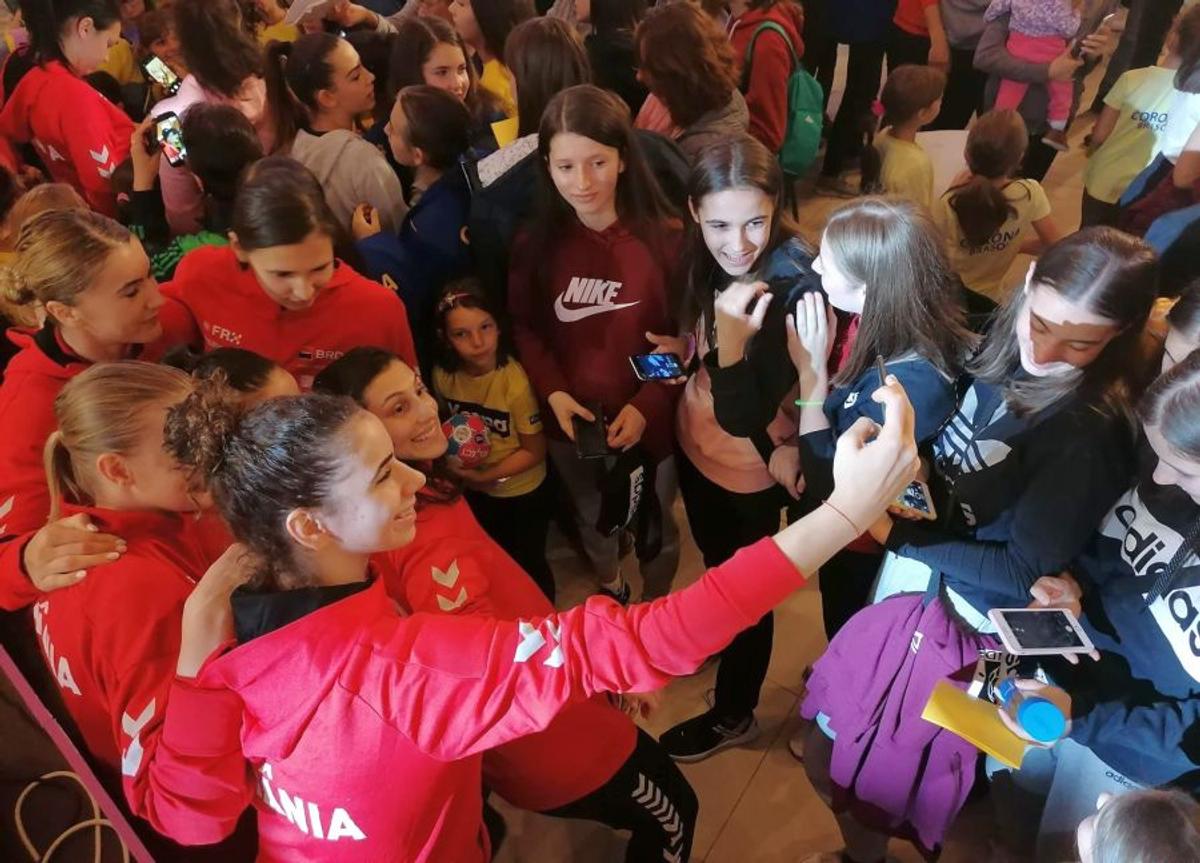 Start către EURO 2020: naționala de handbal joacă împotriva Ucrainei la Brașov: „Trebuie să arătăm un handbal de calitate” » Meci special pentru Dumanska