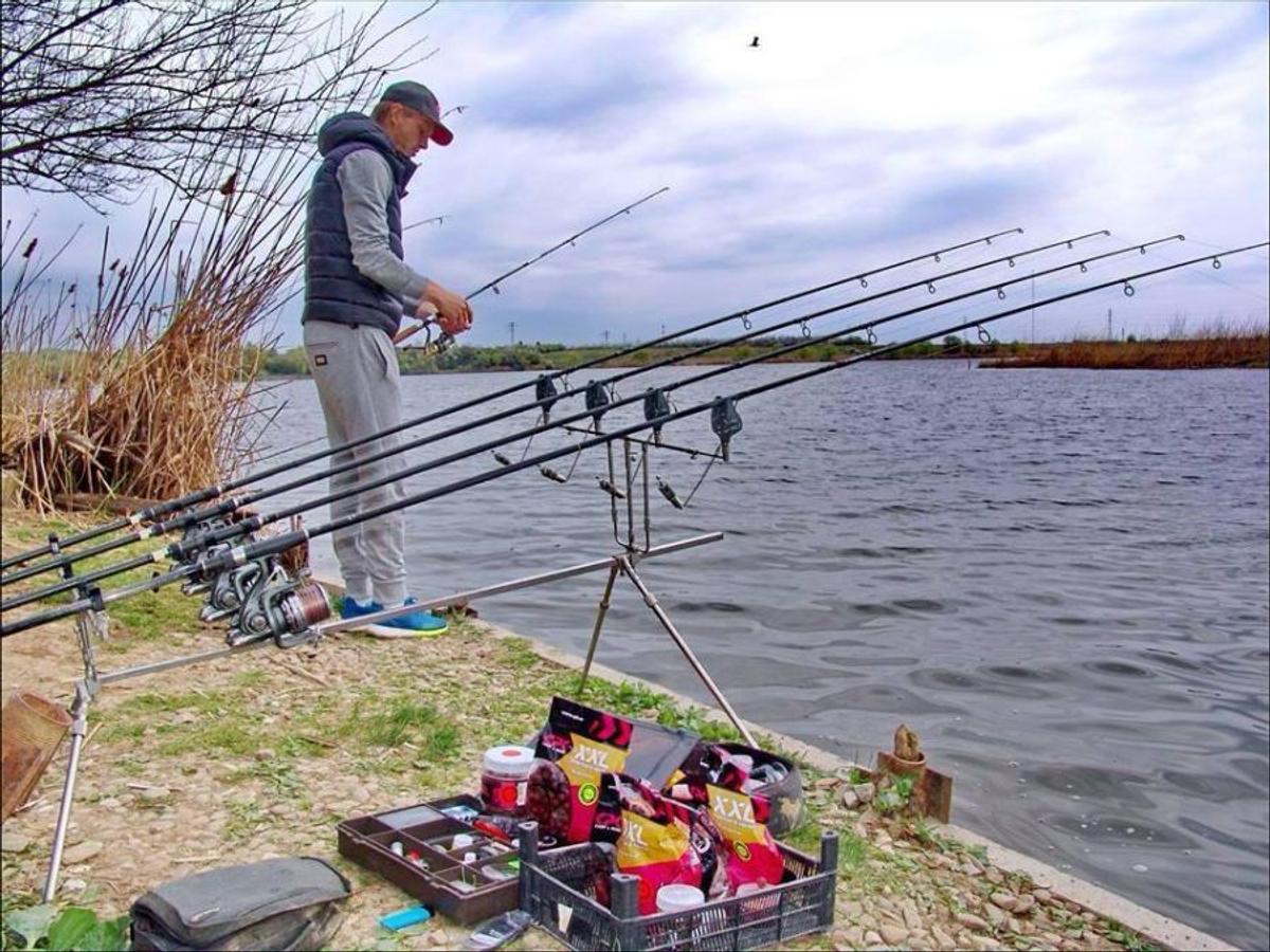 CFR CLUJ // FOTO Latura mai puțin văzută a lui Giedrius Arlauskis, portarul CFR-ului » Chef de sushi, pescar, vânător și golfer