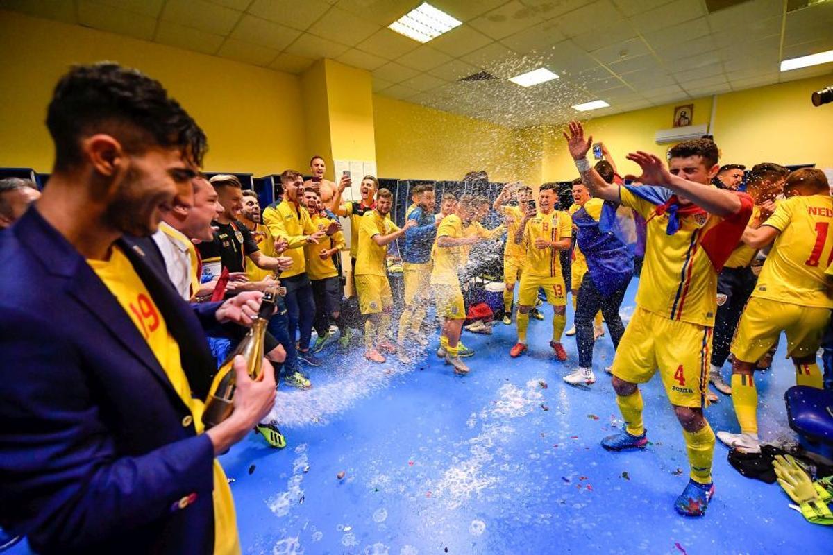 UPDATE Mirel Rădoi a cerut ca Vlad Munteanu să nu mai apară în preajma lotului U21! Detalii despre ceartă: i-a atenționat pe jucători că le-a luat șampanie scumpă și intervine în timpul ședințelor tehnice