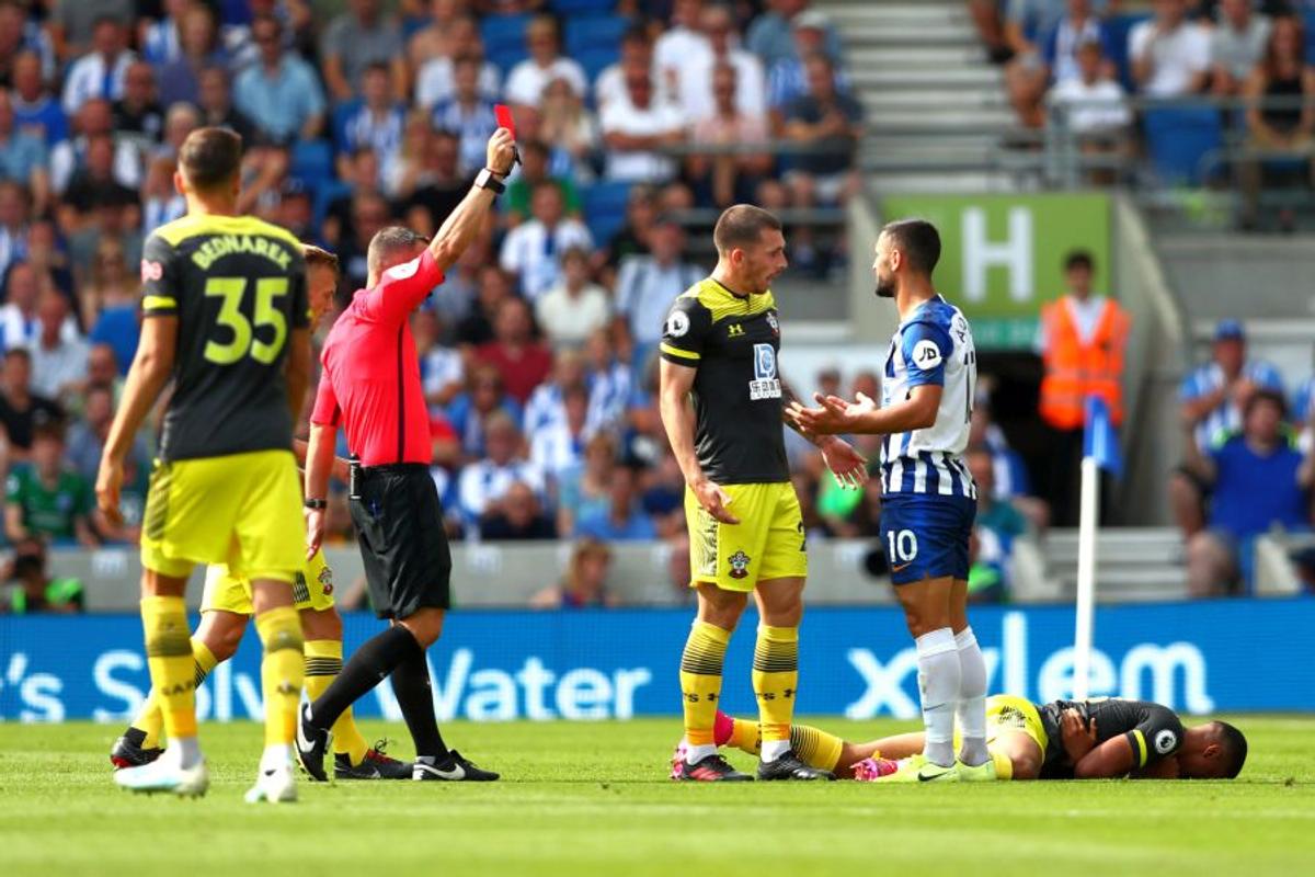 BRIGHTON - SOUTHAMPTON // FOTO + VIDEO Florin Andone a primit „ROȘU” direct după o intrare dură