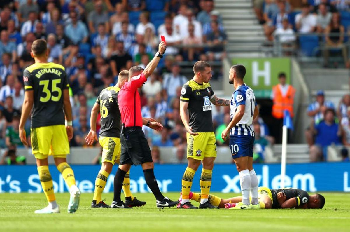 BRIGHTON - SOUTHAMPTON // FOTO + VIDEO Florin Andone a primit „ROȘU” direct după o intrare dură