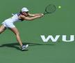 FOTO+VIDEO Simona Halep a trecut categoric de Barbora Strycova și s-a calificat în „optimi” la Wuhan!