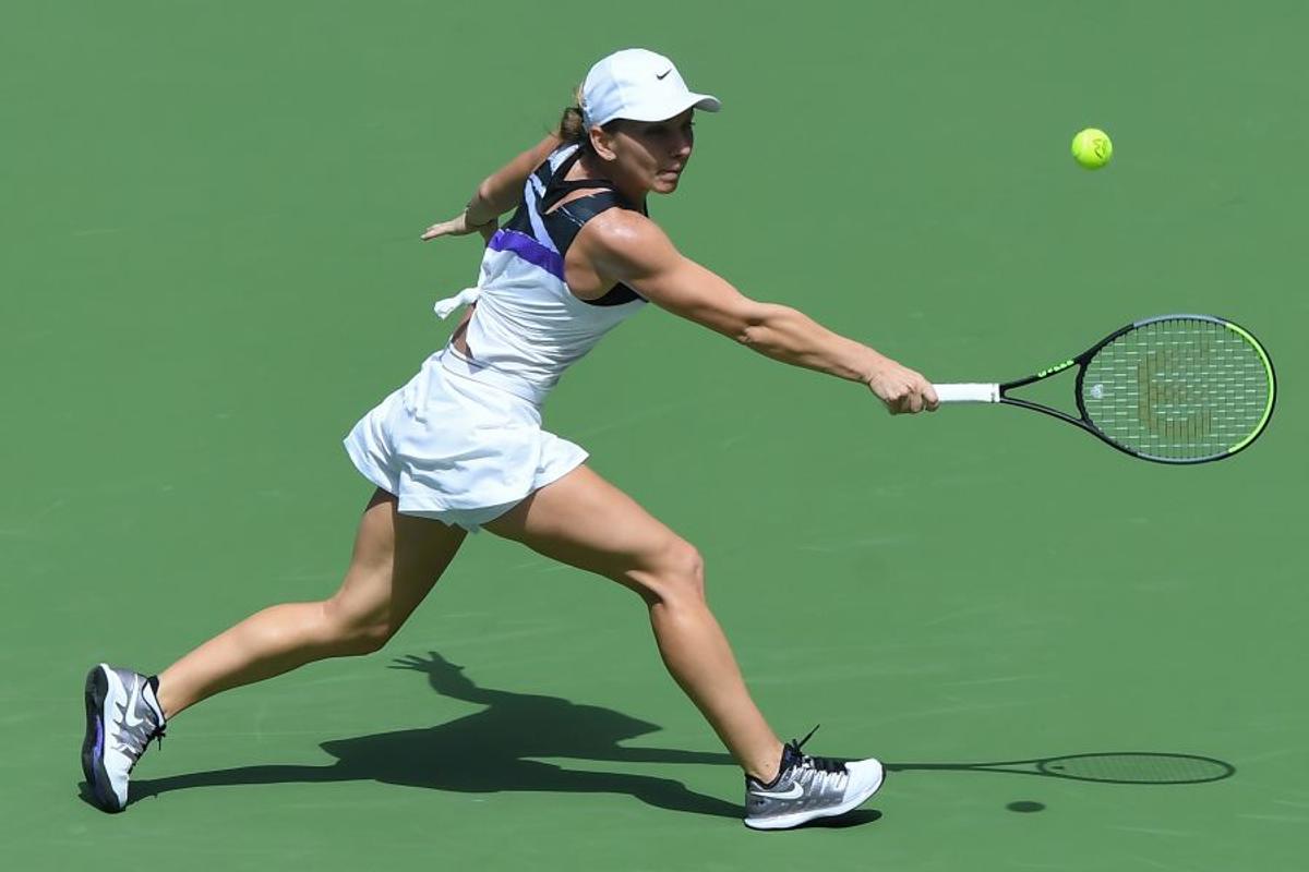 FOTO+VIDEO Simona Halep a trecut categoric de Barbora Strycova și s-a calificat în „optimi” la Wuhan!