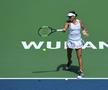 FOTO+VIDEO Simona Halep a trecut categoric de Barbora Strycova și s-a calificat în „optimi” la Wuhan!