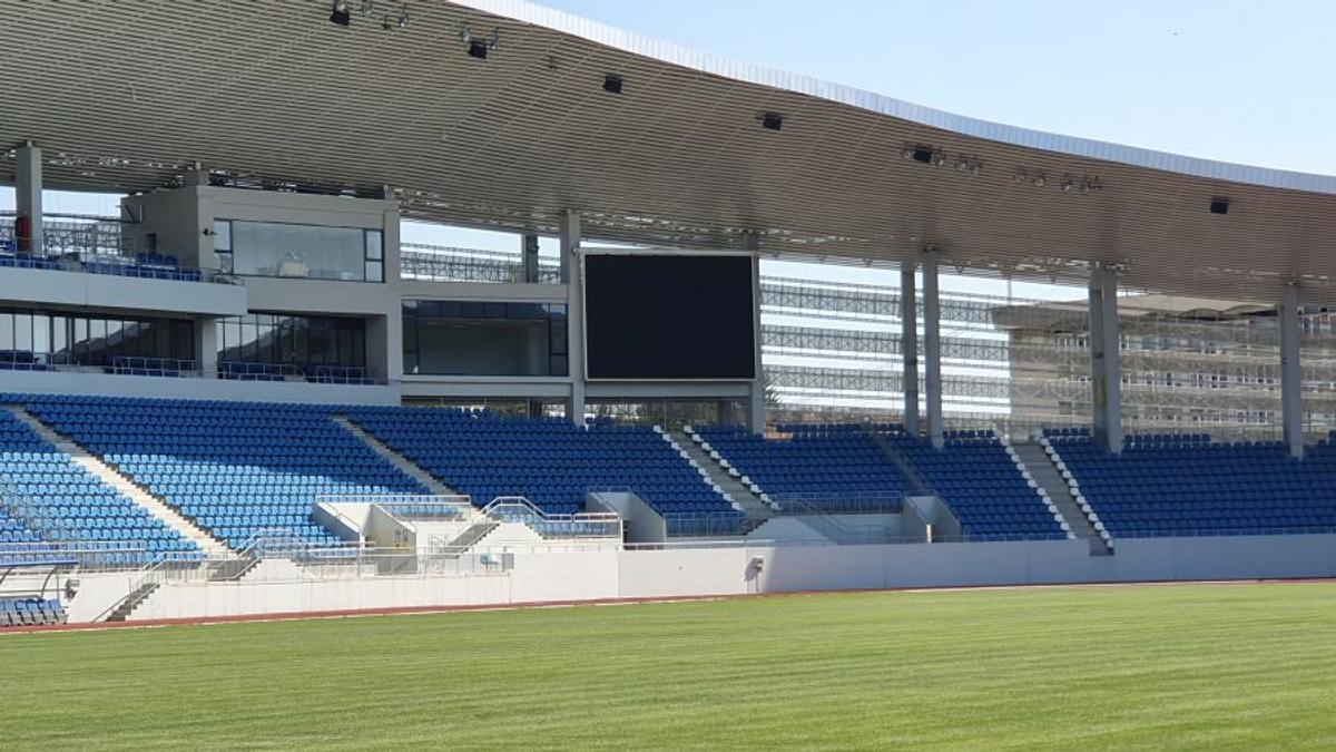 Horror! Gazonul pe care se joacă derby-ul primei etape din Superligă arată groaznic: ars de soare și „invadat” de ciori  » Cum a ajuns în această stare