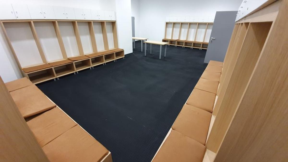 Ghișee la peluză » Stadionul de 24 milioane € din România devine clădire de birouri pentru angajații Primăriei: „Prezintă garanții în cazul unui cutremur major”
