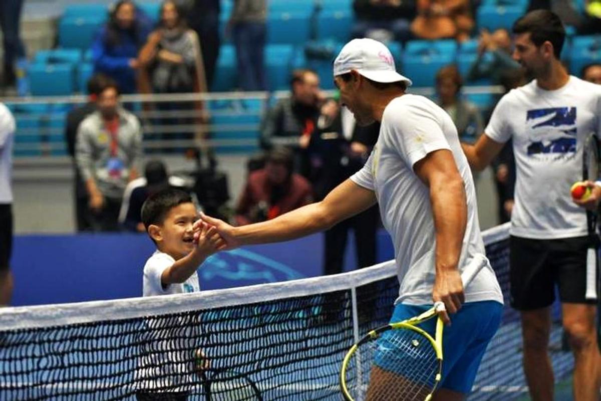 VIDEO Dinamovistul Ivan Pesic a urmărit live supermeciul Djokovic - Nadal » Primii doi jucători ai lumii au făcut SHOW în Kazahstan