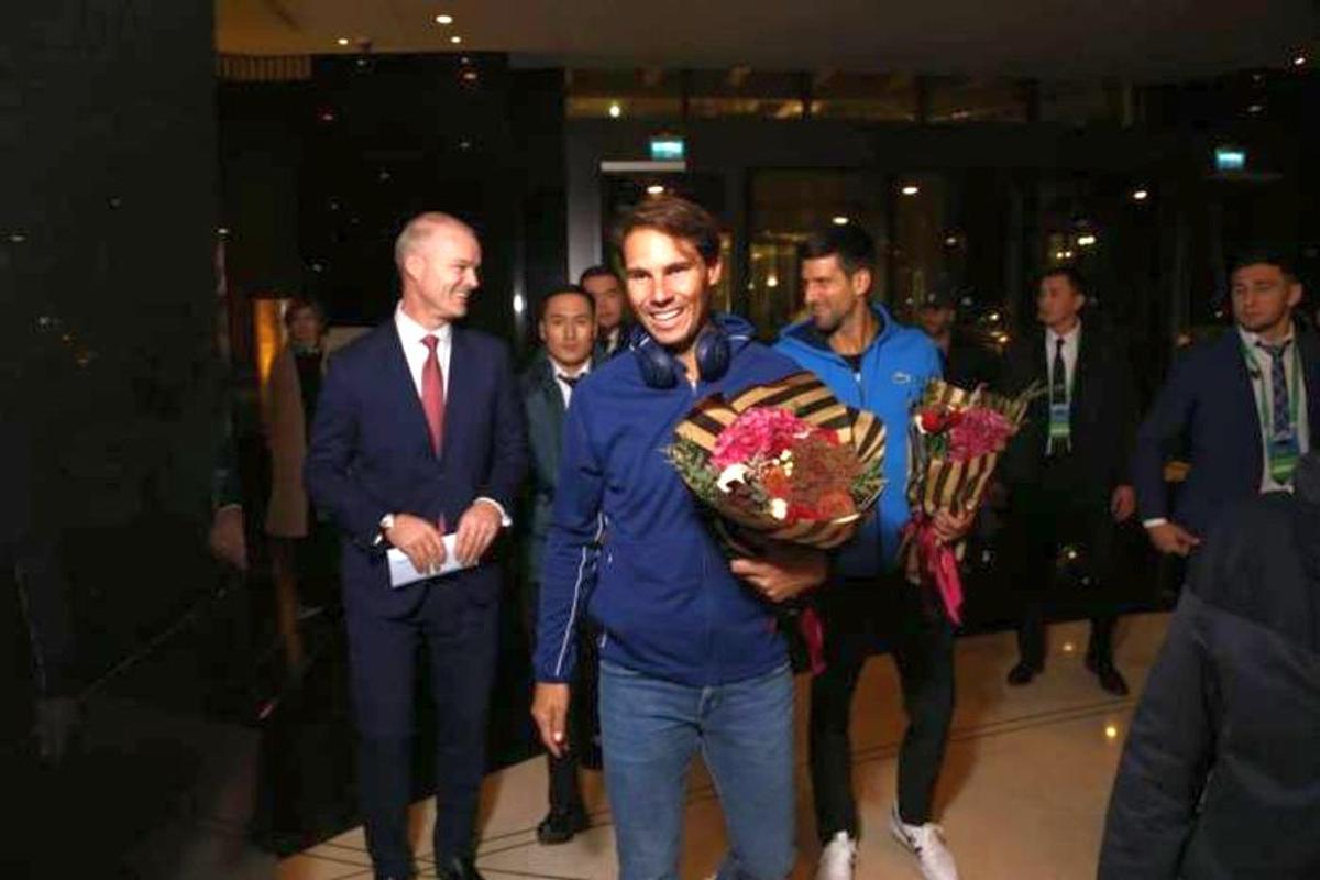 VIDEO + FOTO Dinamovistul Ivan Pesic a urmărit live supermeciul Djokovic - Nadal » Primii doi jucători ai lumii au făcut SHOW în Kazahstan