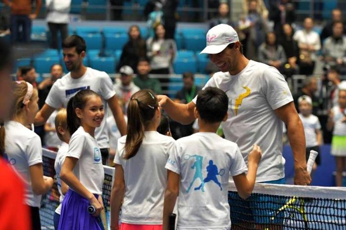 VIDEO Dinamovistul Ivan Pesic a urmărit live supermeciul Djokovic - Nadal » Primii doi jucători ai lumii au făcut SHOW în Kazahstan