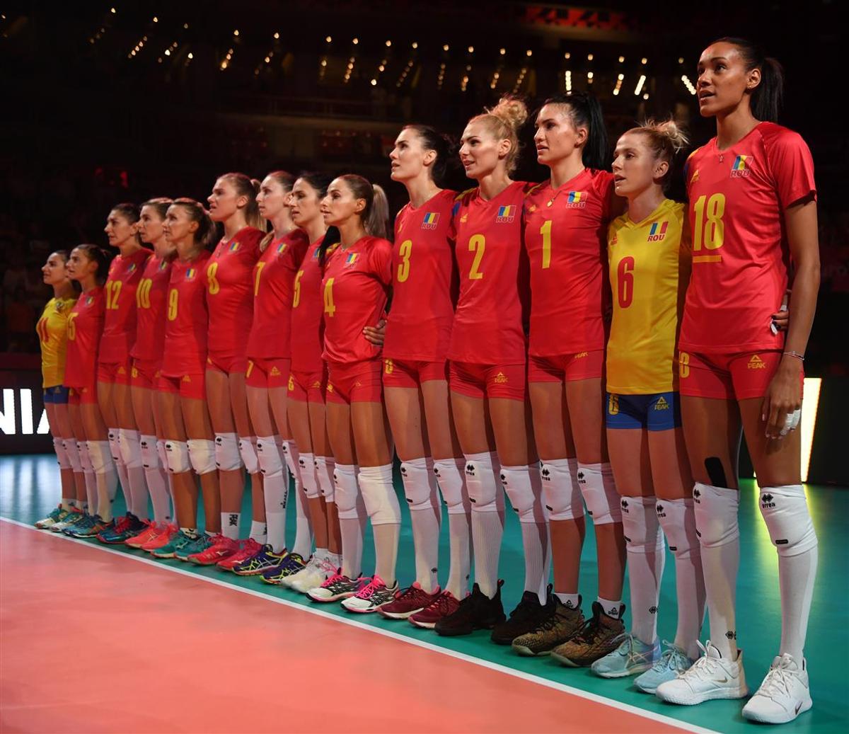 VIDEO+FOTO Victorie superbă a României la Campionatul European de volei, 3-1 cu Ungaria! 3.000 de maghiari au fluierat „Deșteaptă-te, române”