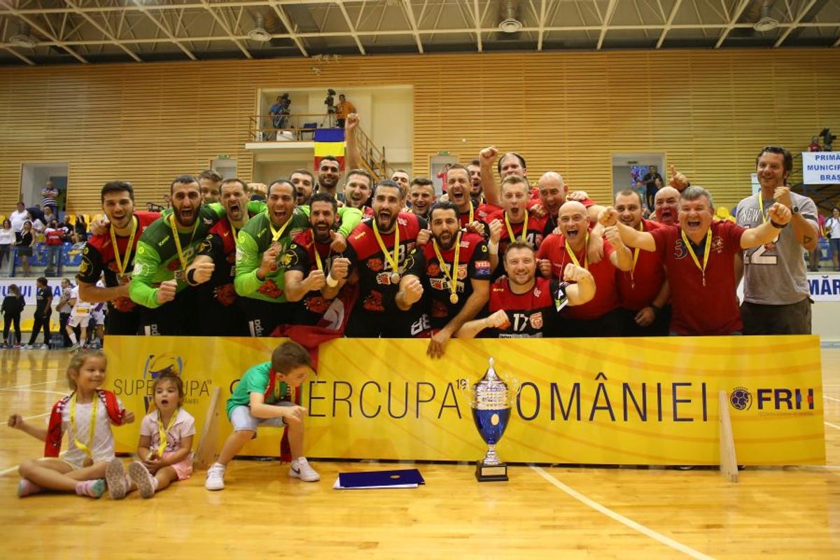 Galerie handbal Dinamo - Poli