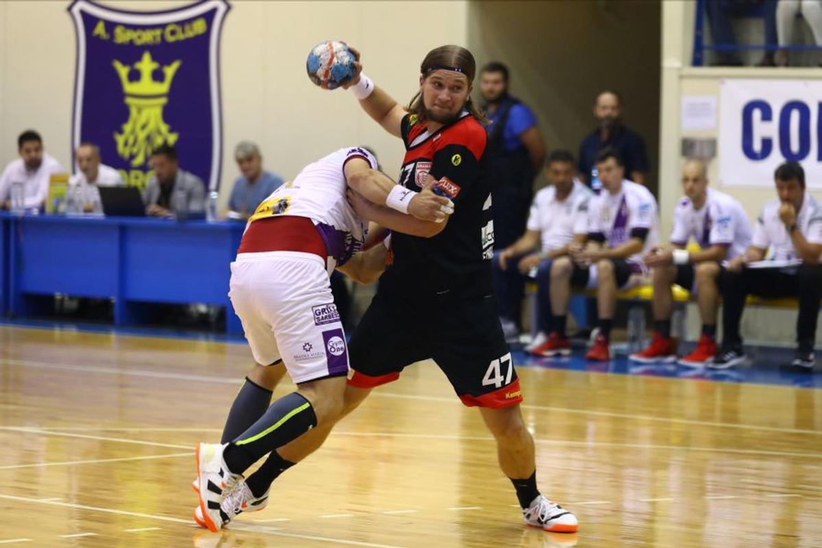 Galerie handbal Dinamo - Poli