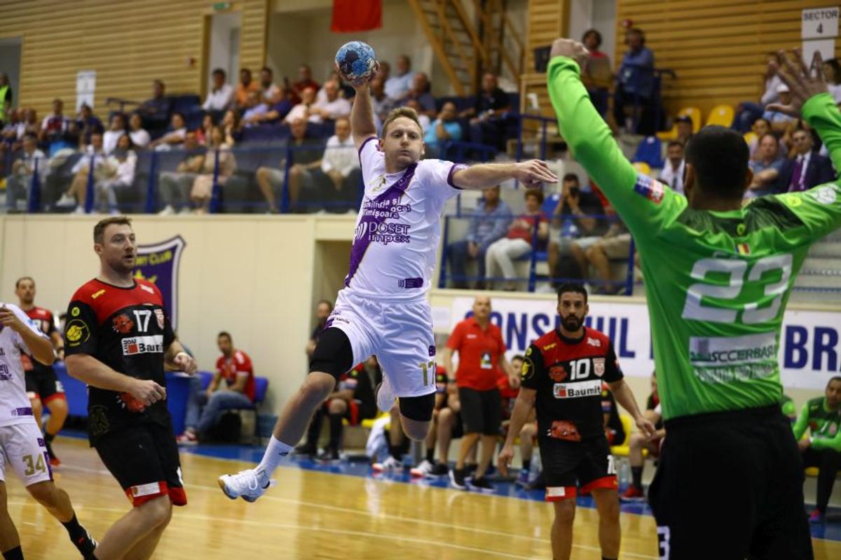 Galerie handbal Dinamo - Poli