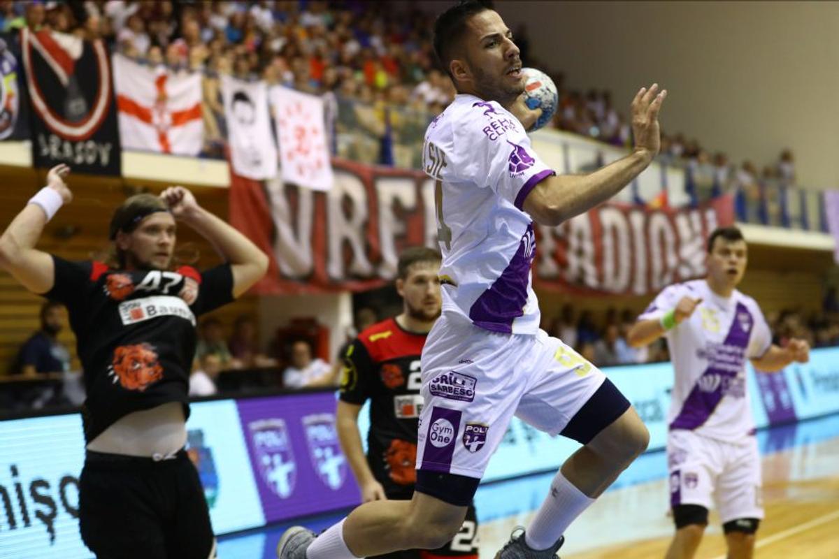Galerie handbal Dinamo - Poli