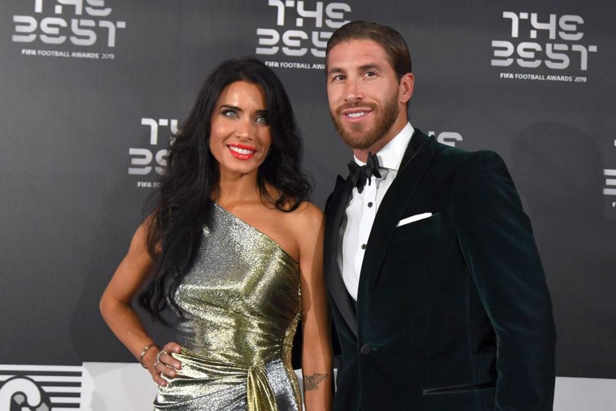 FOTO Cristi Chivu și Adelina au strălucit la Gala Fifa The Best » Soțiile jucătorilor au întors toate privirile la evenimentul de la Milano