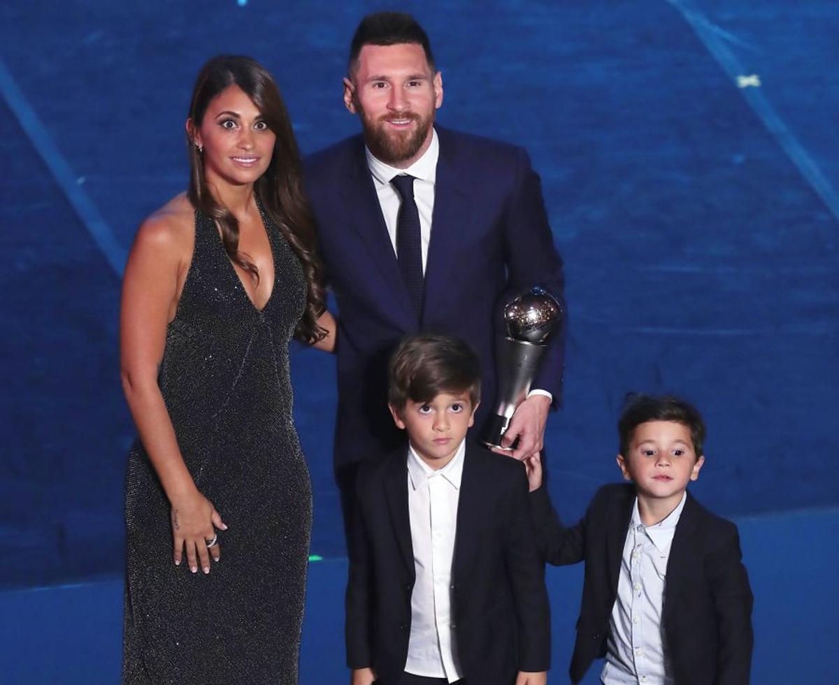 GALERIE FOTO Adelina și Cristi Chivu au strălucit la Gala Fifa The Best » Soțiile jucătorilor au întors toate privirile la evenimentul de la Milano