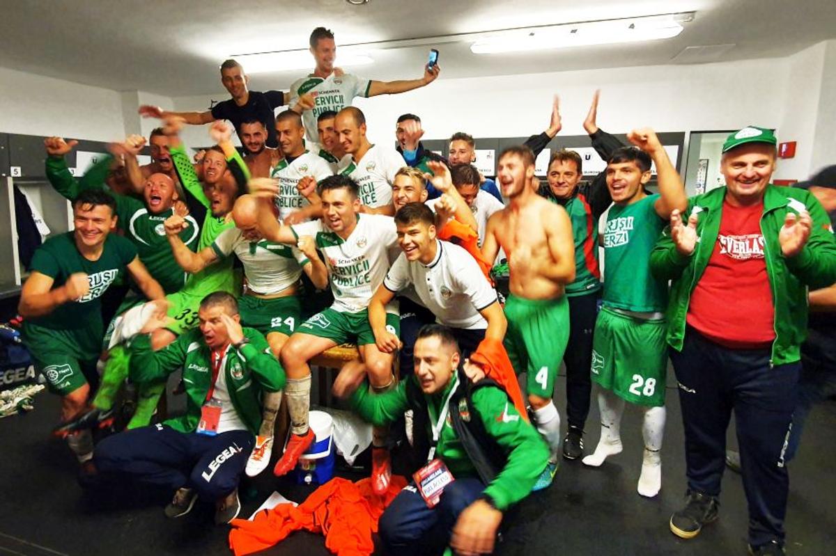 SĂNĂTATEA CLUJ - VIITORUL 1-0 // FOTO Cronică Justin Gafiuc: „Ce virus în grădiniță! Unii jucători și-ar dori să nu dea ochii cu Hagi pentru 5 vieți”