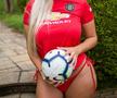 FOTO Cea mai hot fană a lui Manchester United a încins imaginația „diavolilor”: „Mă poți urmări doar dacă iubești echipa”