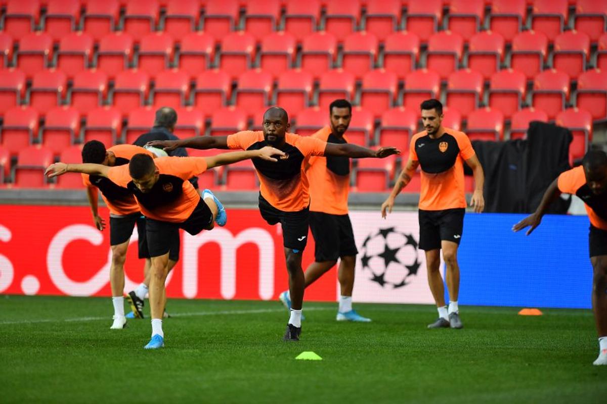 SLAVIA PRAGA - CFR CLUJ // VIDEO+FOTO Dan Petrescu se teme: „Slavia putea câștiga Europa League!” + Remarcă un detaliu surprinzător: „E inuman!”