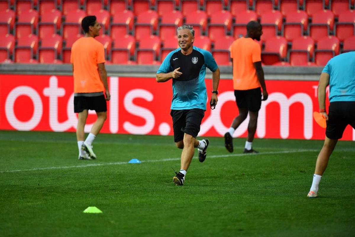 SLAVIA PRAGA - CFR CLUJ // VIDEO+FOTO Dan Petrescu se teme: „Slavia putea câștiga Europa League!” + Remarcă un detaliu surprinzător: „E inuman!”