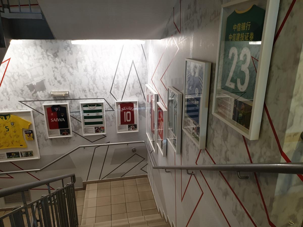 SLAVIA PRAGA - CFR CLUJ // FOTO&VIDEO Cehii au păstrat tricoul Stelei de la singurul meci al lui Gheorghe Hagi ca antrenor în grupele Champions League