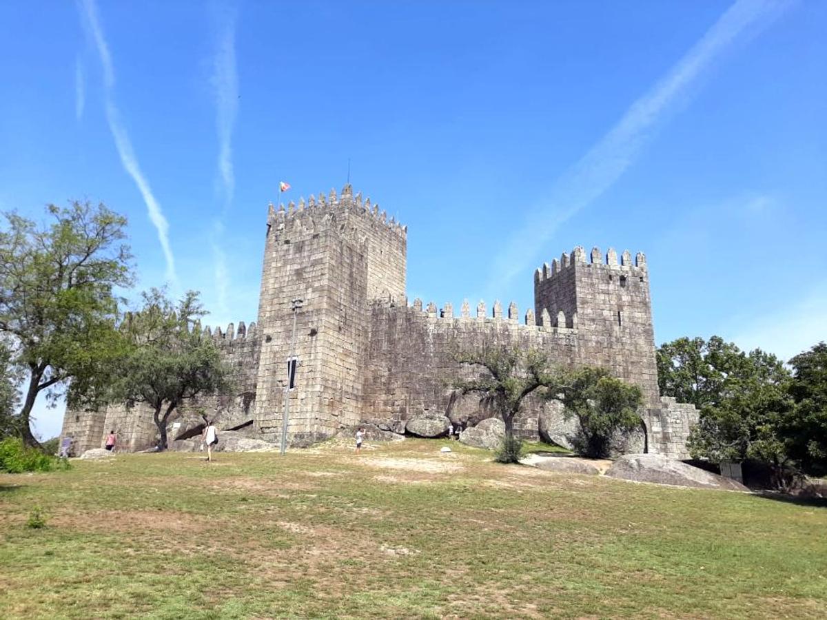 GUIMARAES - FCSB // GALERIE FOTO + VIDEO Moare FCSB unde s-a născut Portugalia? Reportaj GSP din Guimaraes, orașul-poveste mândru că a fost miezul întregii țări