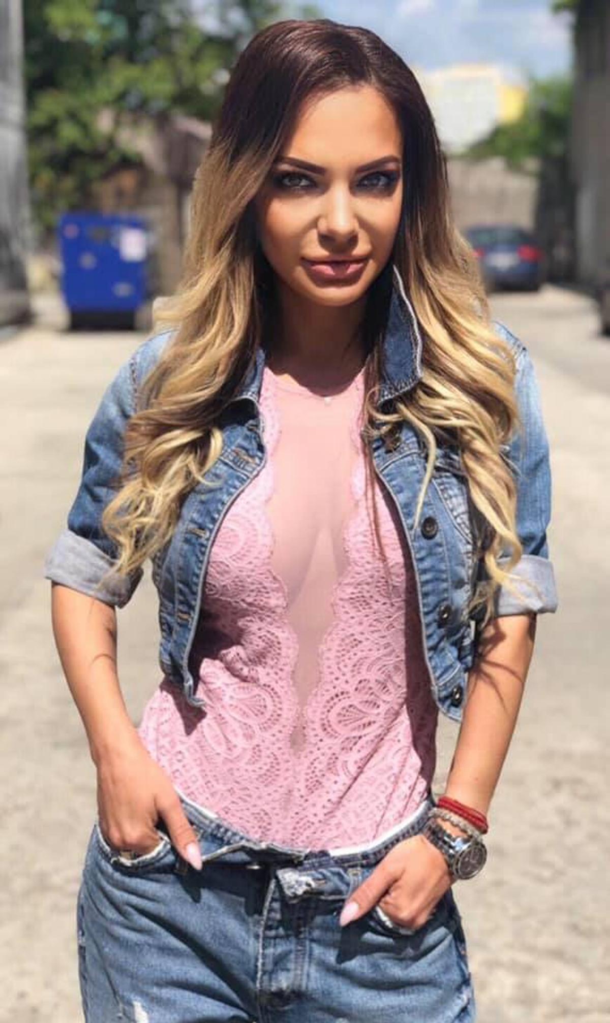GALERIE FOTO A fascinat generații întregi! Andreea Antonescu are un corp de invidiat, ce pare de adolescentă!