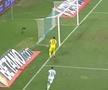 CRAIOVA - VIITORUL // FOTO+VIDEO Gazonul, în continuare inamicul fotbaliștilor pe „Ion Oblemenco”
