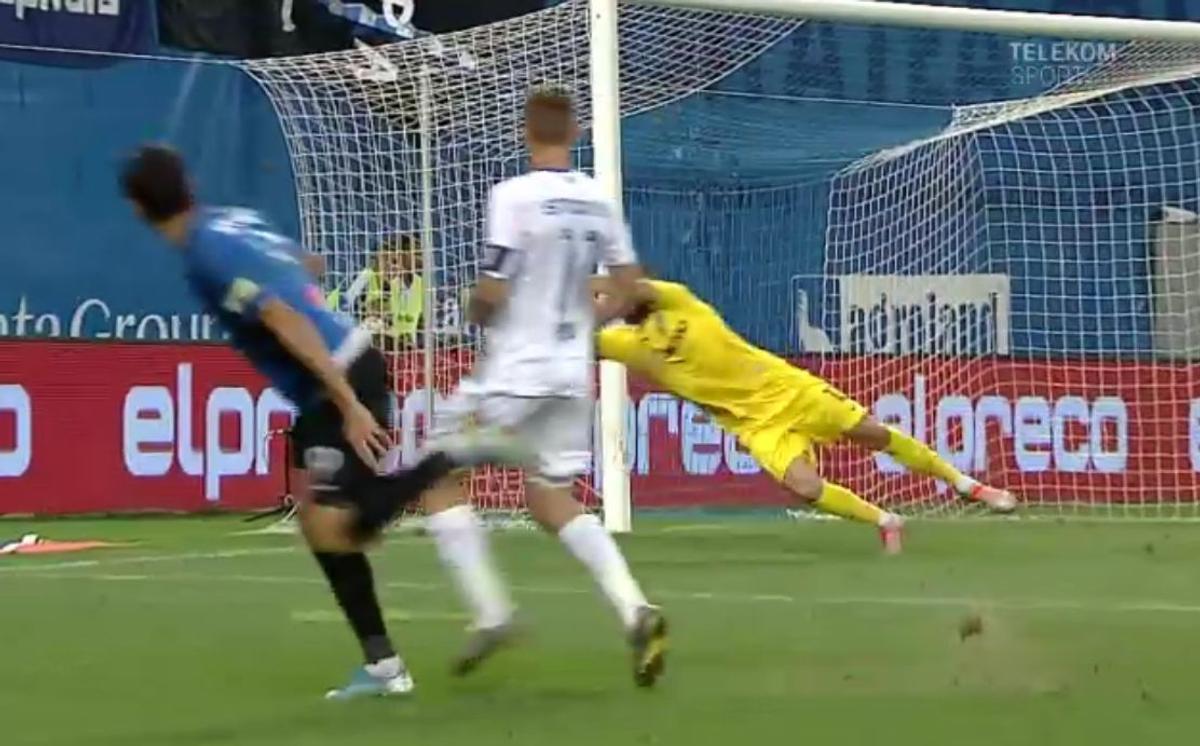CRAIOVA - VIITORUL // FOTO+VIDEO Gazonul, în continuare inamicul fotbaliștilor pe „Ion Oblemenco”