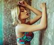 FOTO HOT Blonda e maestră la Magic: fotomodelul le-a arătat lui Vieri și Miccoli cum se face