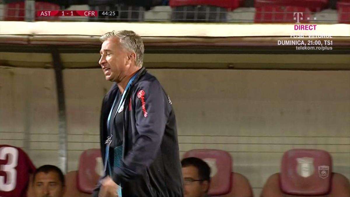 ASTRA - CFR CLUJ // FOTO Dan Petrescu, derapaj grosolan » L-a înjurat pe Sebastian Colțescu și a fost eliminat: „Du-te în p**a mea! Ce face jegul ăla?!”