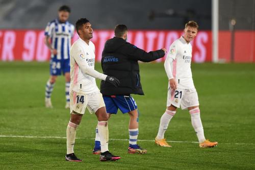 Jucătorii lui Real Madrid vor avea salariile reduse cu 10%, pe fondul crizei economice provocate de coronavirus.