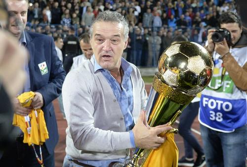 Gigi Becali e sigur că nu mai poate rata titlul în acest sezon. Spune că Man, Coman și Tănase au ajuns la o maturitate sportivă și că nu se mai pot împiedica de nimeni.