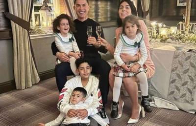 Cum au petrecut starurile mondiale Revelionul » Imagini cu Cristiano Ronaldo și cei mai buni fotbaliști în noaptea dintre ani