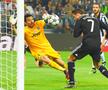 Gianluigi Buffon în duel cu Cristiano Ronaldo, foto: Guliver/gettyimages