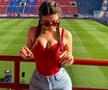 Sara, cea mai sexy profesoară din Anglia, cu ochii pe posibila echipă a lui Drăgușin! A atras toate privirile pe stadion