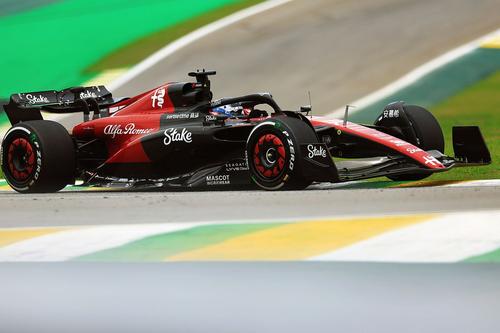 Parteneriatul dintre Stake și Sauber a început din 2023, logoul companiei fiind prezent pe poziții-cheie ale monopostului // foto: Guliver/gettyimages