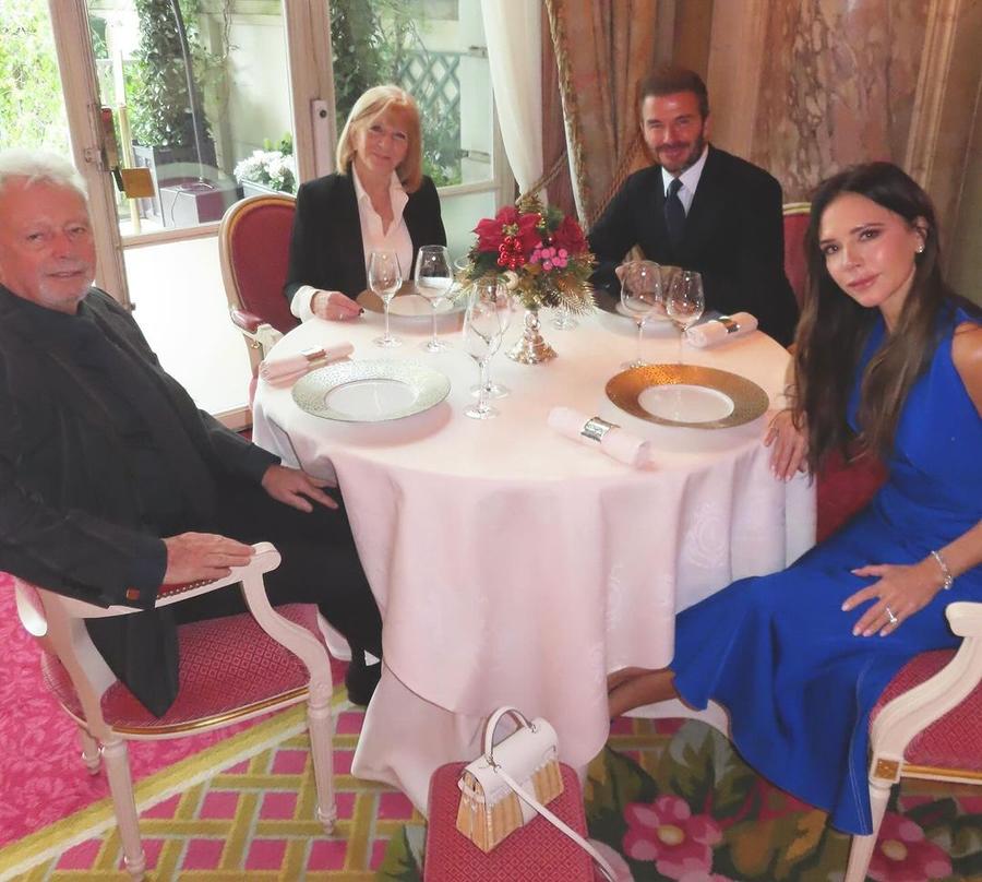 David Beckham alături de familie
Foto: Instagram Cum au petrecut sportivii de Anul Nou » Mesajele transmise chiar la cumpăna dintre ani: „2023 a fost un an plin, 2024 să fie cel puțin la fel de bun! La mulți ani!