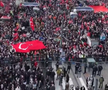 Imaginile începutului de an: peste 400.000 de oameni pe Podul Galata din Istanbul » Manifestația din tribune a coborât pe străzi: „Eliberați Palestina!”