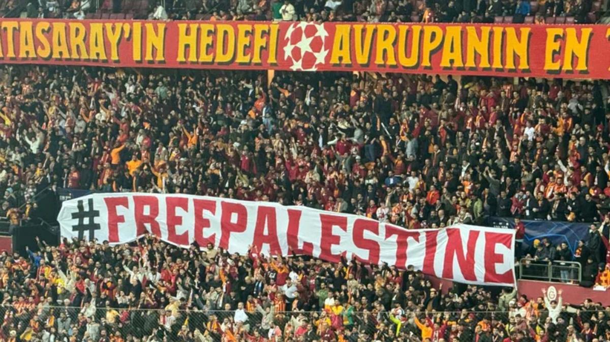Imaginile începutului de an: peste 400.000 de oameni pe Podul Galata din Istanbul » Manifestația din tribune a coborât pe străzi: „Eliberați Palestina!”