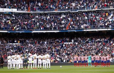 REAL MADRID - ATLETICO MADRID // Kobe Bryant și Luis Aragones, omagiați pe Santiago Bernabeu